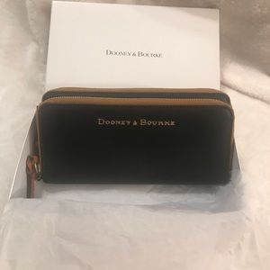 Dooney & Bourke City Large ZIP Wallet